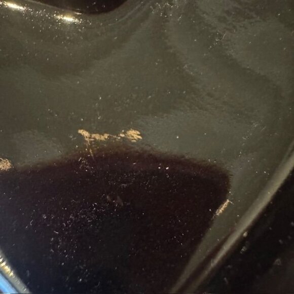 Heart-Shaped Black Lacquer Trinket Box With Floral & Butterfly Design - Picture 7 of 8